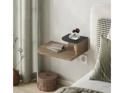 Table de chevet avec ampoule en bois