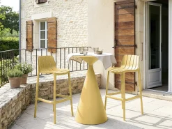 Table et chaises hautes de bistrot empilables "Vaena" - 2 places - Jaune