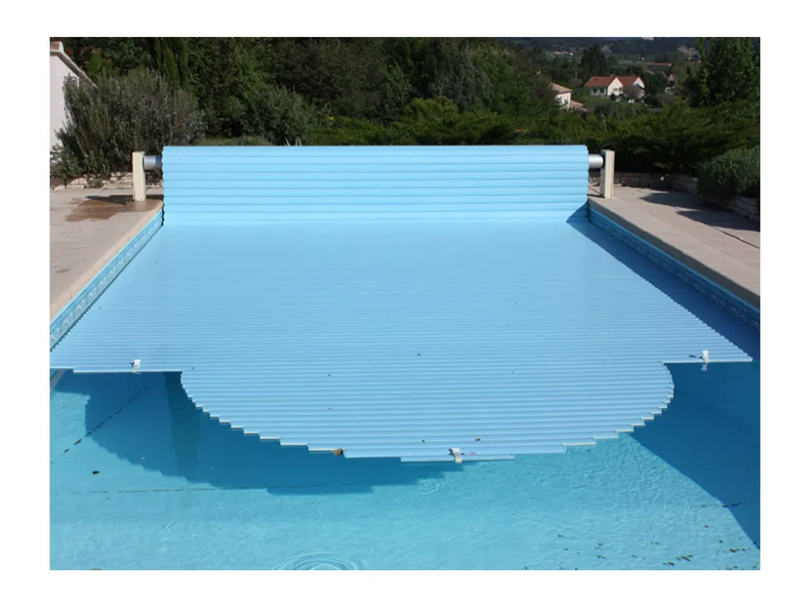 Volet roulant hors sol "Mouv & Roll " pour piscine Sao Paulo
