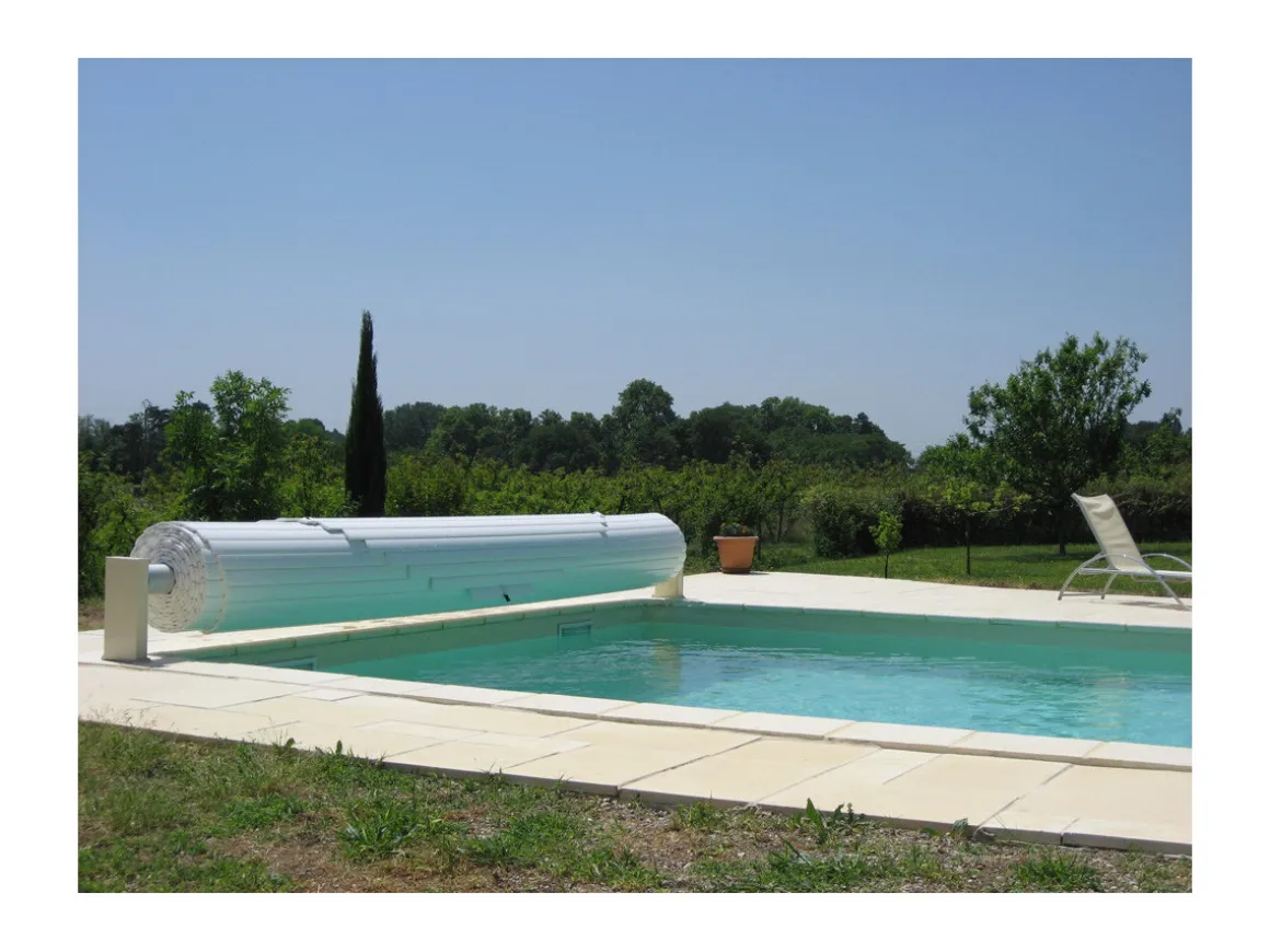Volet roulant hors sol "Mouv & Roll " pour piscine Miami