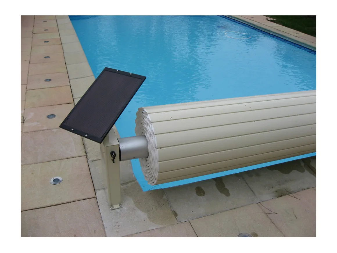 Volet roulant solaire hors sol " Golden Roll "- 9 x 4 m